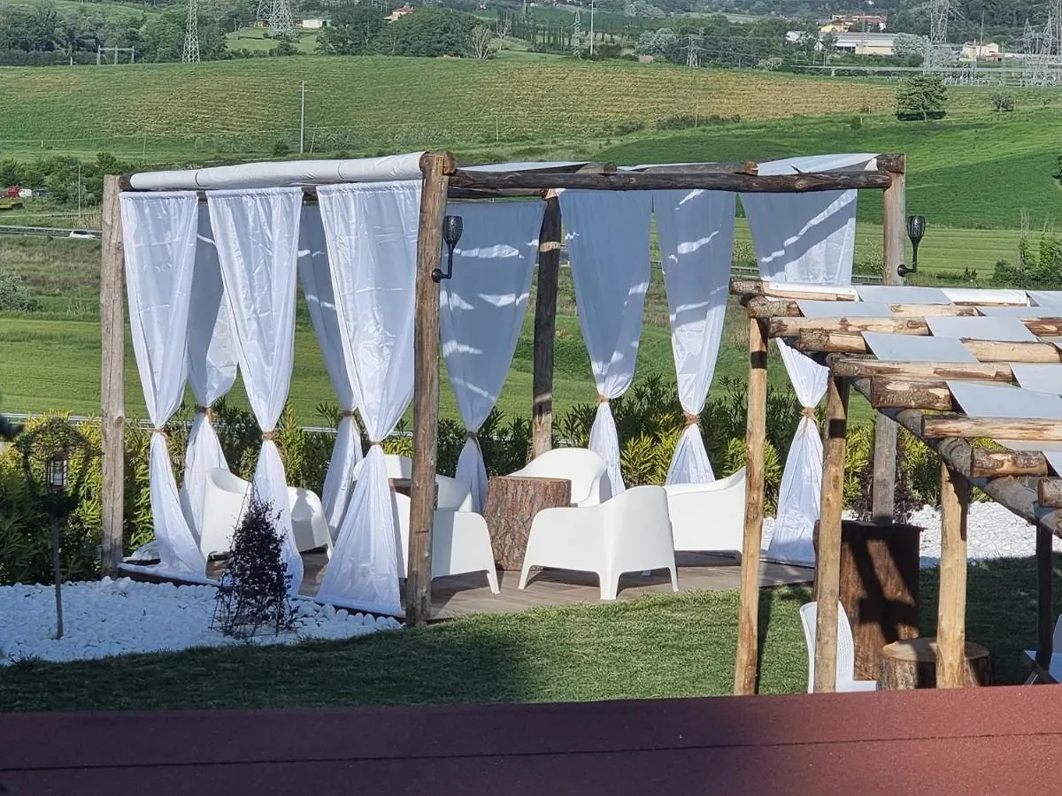 Essenziale Bed and Breakfast Castell'Anselmo 0*,