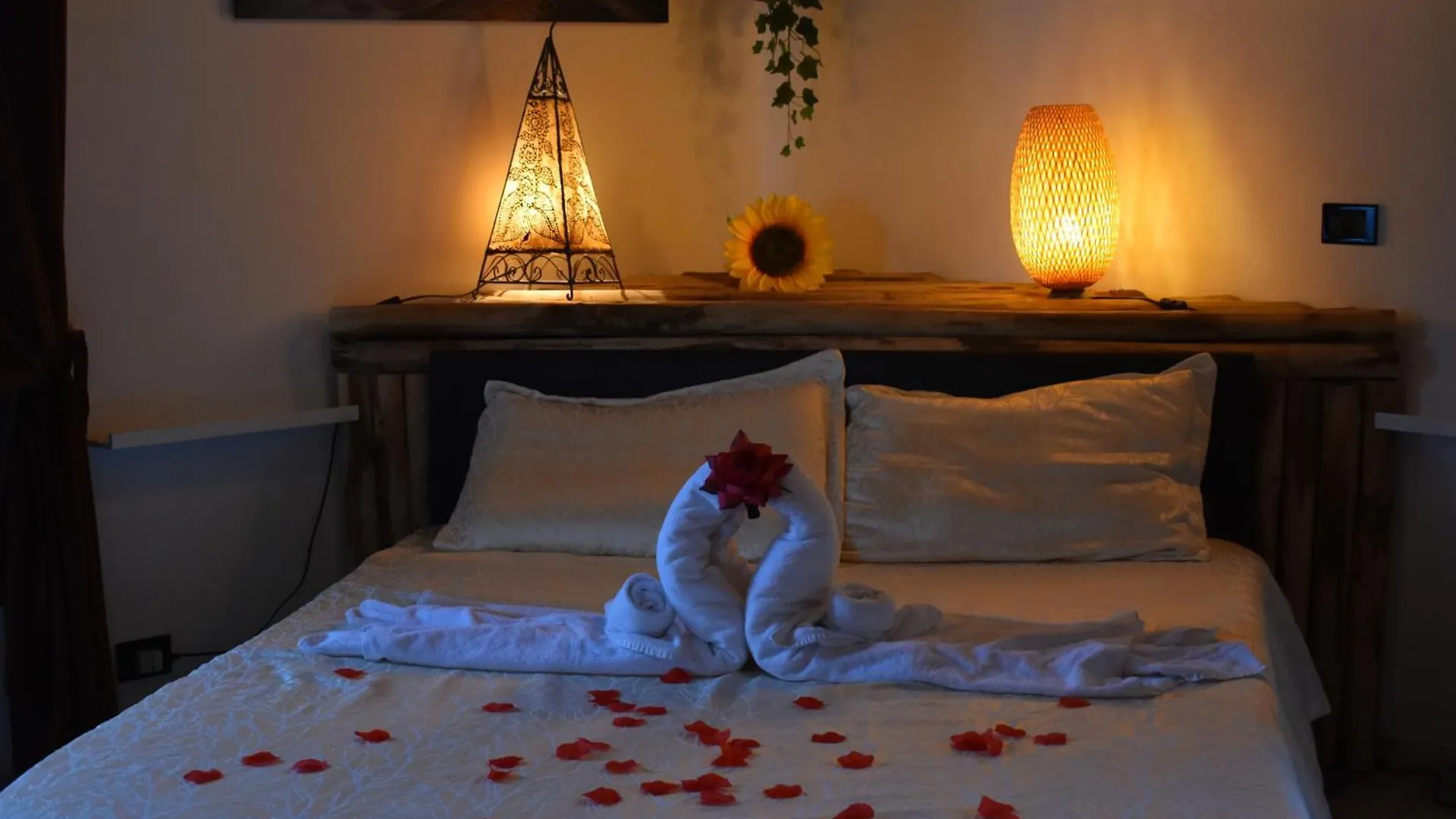 Essenziale Bed and Breakfast Castell'Anselmo 0*,  Ιταλία